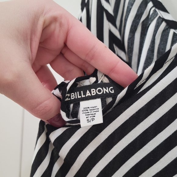 Billabong Black and White Striped Maxi Dress size small - Picture 9 of 9